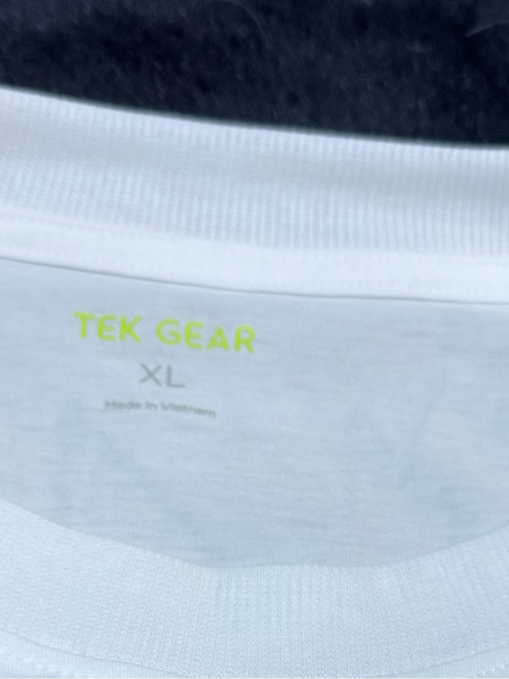 Tek Gear XL Women’s Long-Sleeve Crew Shirt in Ivory Tusk - Picture 5 of 6